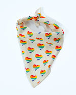 Last inn bildet i Galleri-visningsprogrammet, Bandana for hund – Hjertemønster
